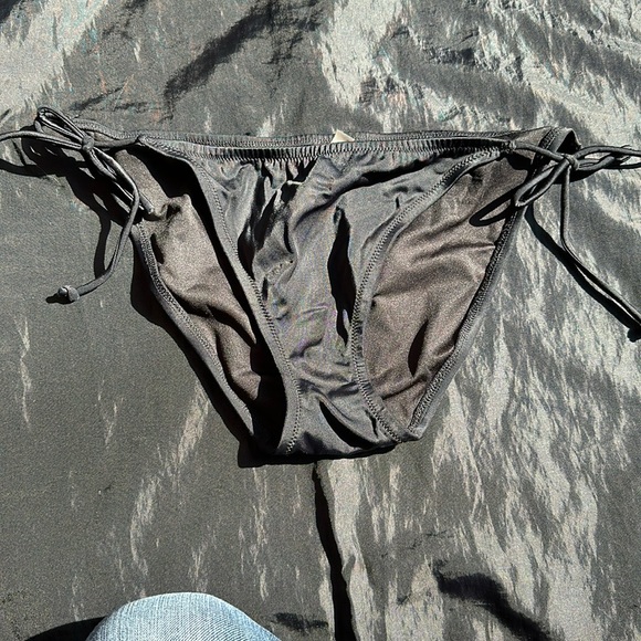 Victoria’s secret’s bikini bottom​ - Picture 2 of 5